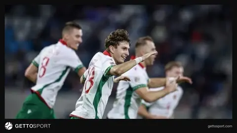 Bulgaristan milli takımı oyuncuları gol sevincinde, Lüksemburg Stadyumu