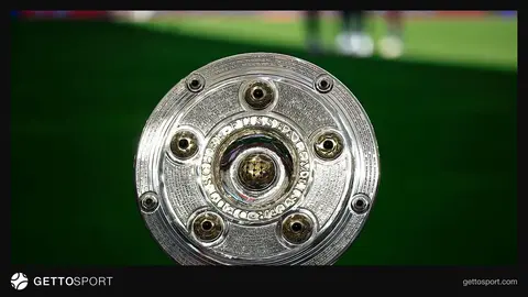 Bundesliqa oyunundan stadion və top