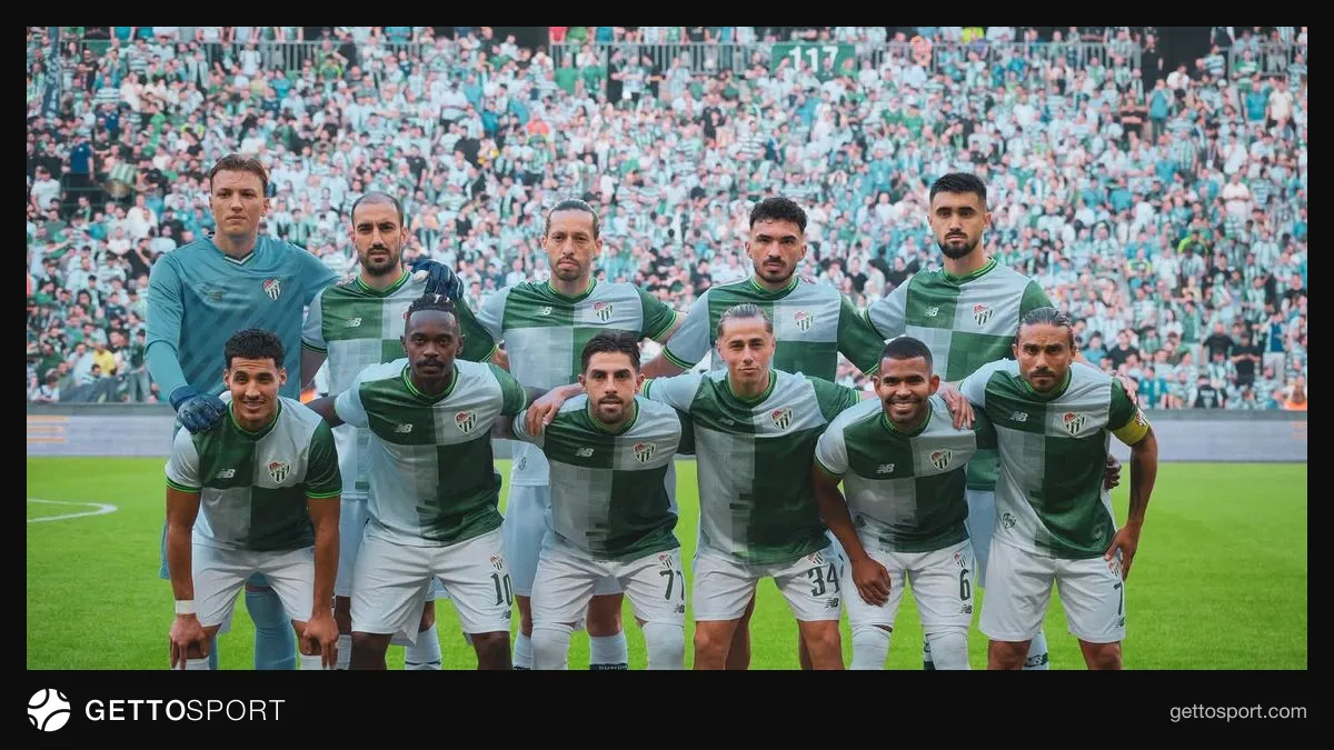 Bursaspor məşqində Toral Bayramov və komanda üzvləri