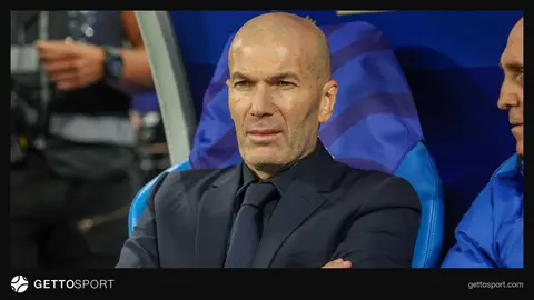 Eduardo Camavinga Real Madrid formasını giyerken sahada mücadele ederken