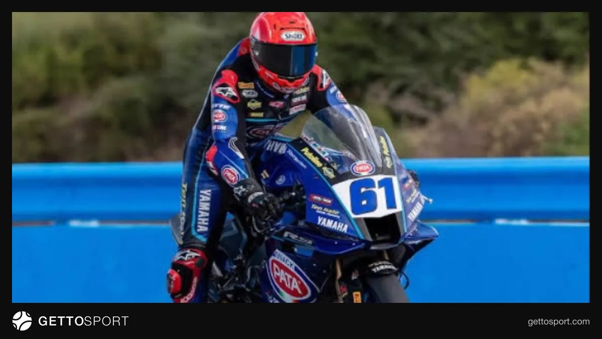 Can Öncü podyumda el sallıyor, Jerez pistinde motosikletiyle