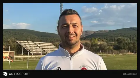Caner Karuk basın açıklaması yaparken