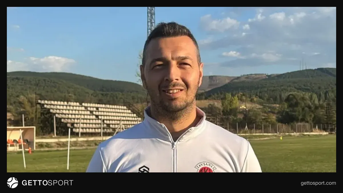 Caner Karuk basın açıklaması yaparken