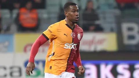 Carlos Cuesta Galatasaray formasıyla sahada