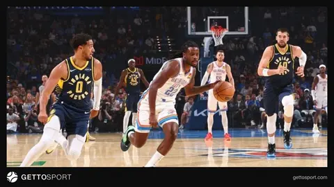 Cason Wallace Thunder formasıyla top sürerken