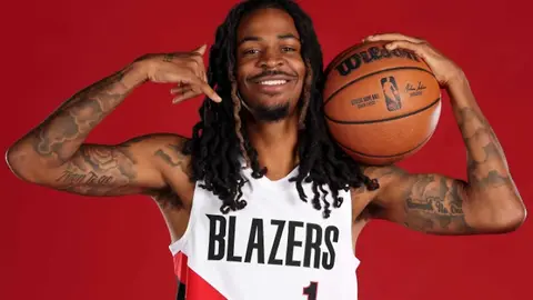 Cə Morant Portland forması ilə məşqdə