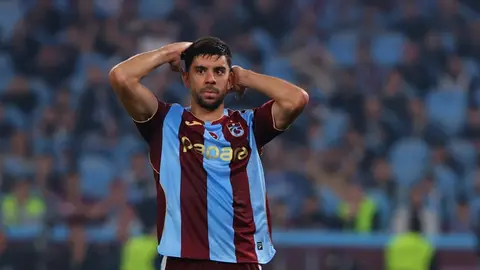 Cenk Özkacar maç sonrası basın açıklaması yaparken
