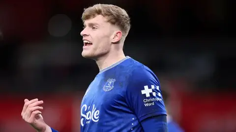 Cerrad Brantueyt Everton-un formasında meydanda dayanıb