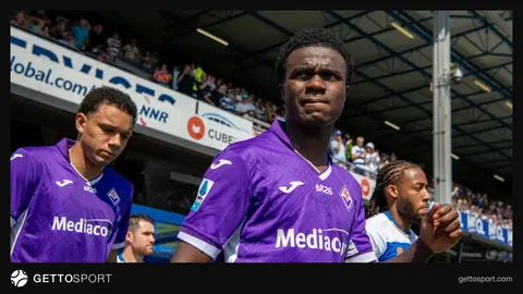 Christ Oulai Fiorentina formasını giyerken sahada görüntüsü
