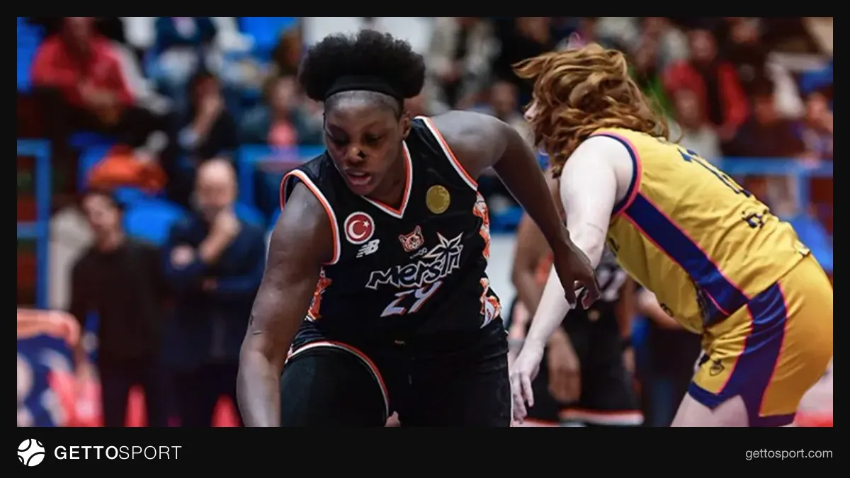 Çimsa ÇBK Mersin oyuncularının A Malata Salonu'nda sevinç anı