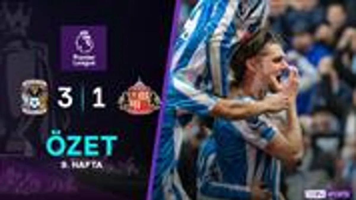 Coventry City oyuncuları gol sevinci kutluyor, maçtan bir an