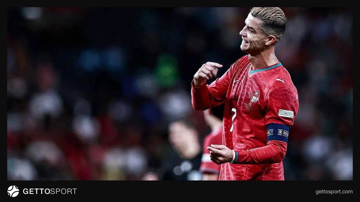 Serdar Ali Çelikler canlı yayında konuşurken Cristiano Ronaldo fotoğrafı