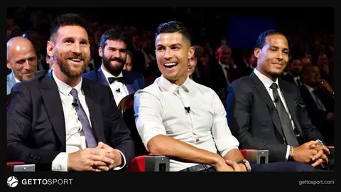 Cristiano Ronaldo röportaj verirken mikrofonlara konuşuyor