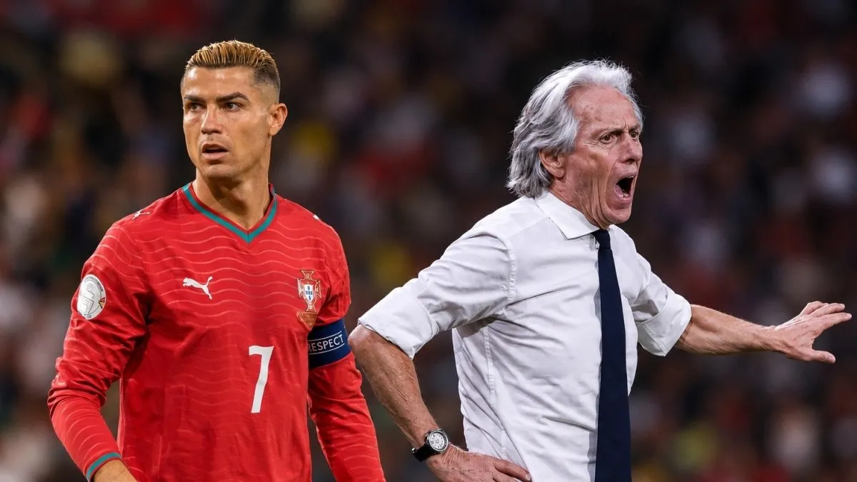 Cristiano Ronaldo Portekiz milli takım formasını giyerken