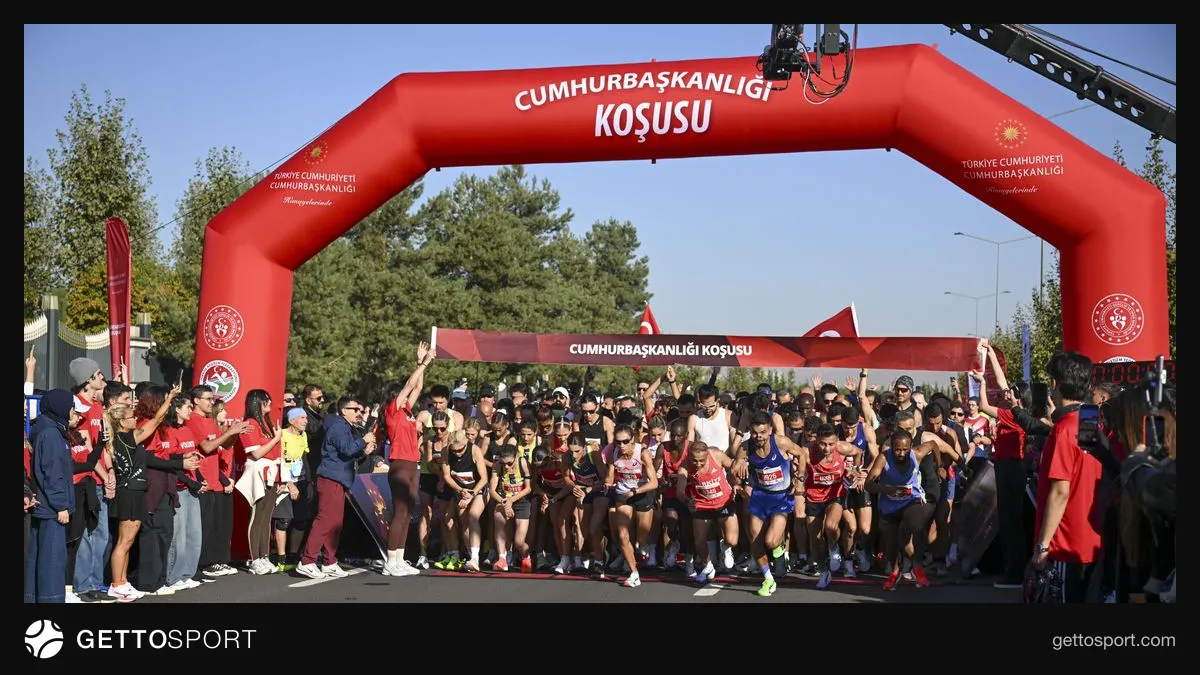 Cumhurbaşkanlığı Yarı Maratonu'nda start anı ve yetkililer