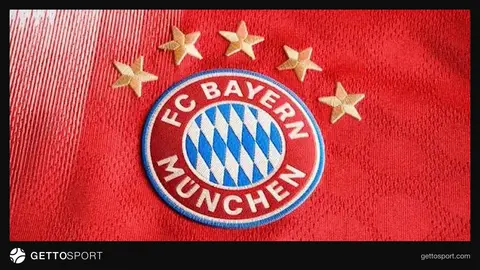 Dani Olmo top ilə oyunda, Bayern və Barcelona formaları əlaqəsi