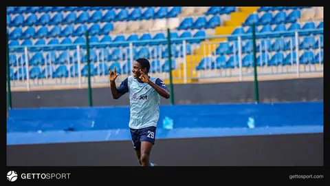 Daniel Arierhi Qarabağın məşqində topu idarə edərkən