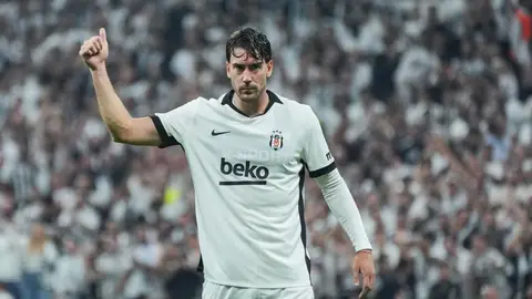 Darko Kovacevic basın açıklaması yaparken