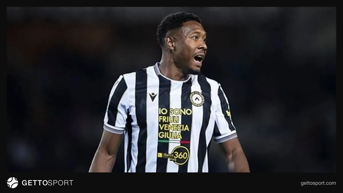David Alaba Udineze formasında, əlində bandaj və ya məşq zamanı