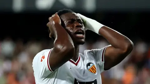 David Otorbini sərbəst qalma məbləği müzakirələrində futbolçu şəkli