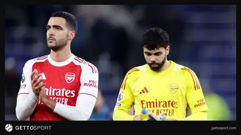 David Raya Arsenal forması ilə qapıda dayanıb