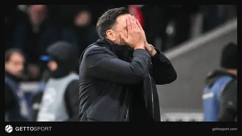 Davide Ancelotti basın toplantısında konuşuyor, arka planda Pierre Mauroy Stadı