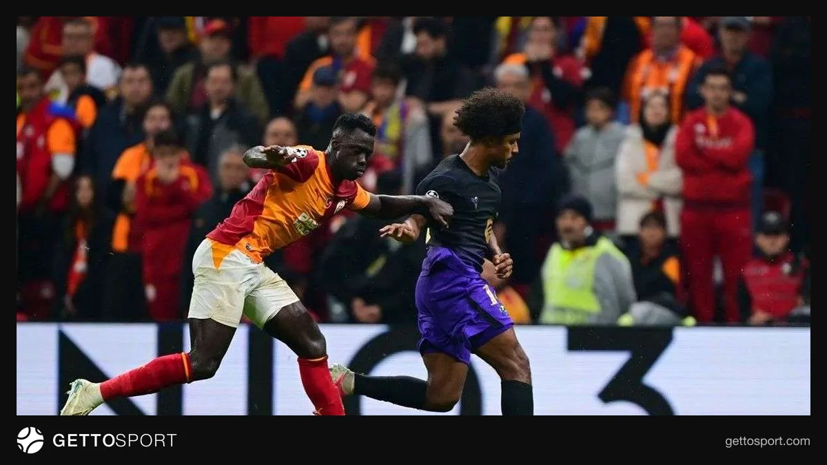 Davinson Sanchez maç sonrası konuşurken takım formasıyla