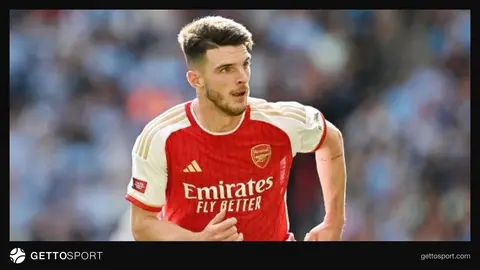 Deklan Rays Arsenalın formasında məşq və ya oyun zamanı