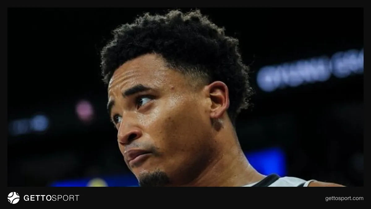 Devon Dotson maç sonrası röportaj verirken