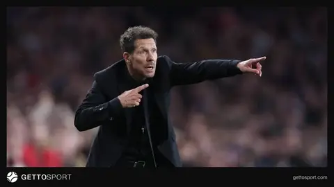 Dieqo Simeone Atletico forması ilə stadionda