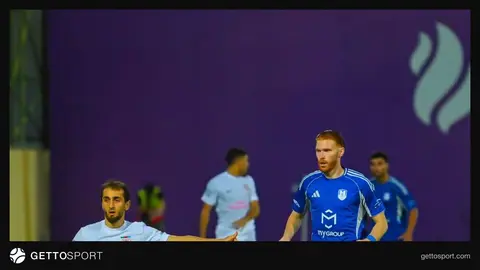 Dilan Mertens Şəfa forması ilə meydanda