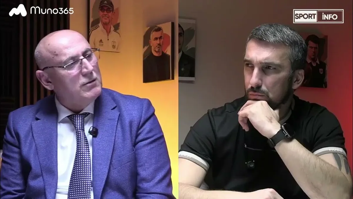 Yaşar Seyidov studiyada Futbol masası verilişində danışır