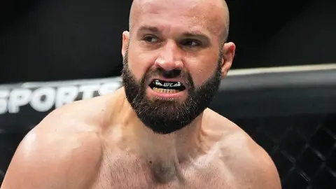 Dominik Reyes və Azamat Murzakanov döyüş meydançasında, Reyes qələbə anı