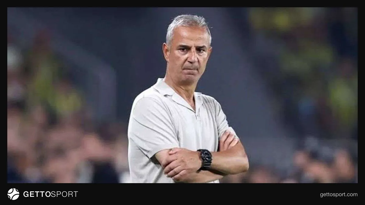 Dorgelès Nene Fenerbahçe formasıyla sahada koşarken