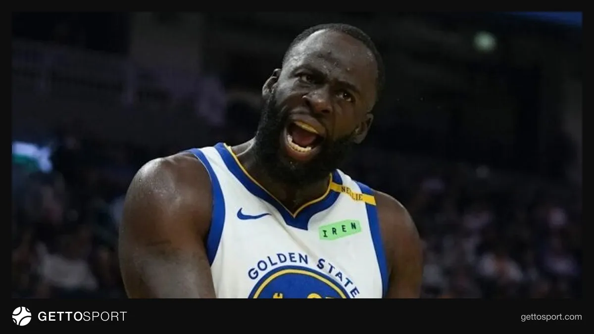 Draymond Green mikrofon karşısında konuşurken