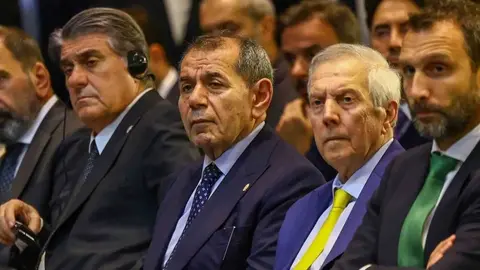 Galatasaray ve Fenerbahçe başkanları Dursun Özbek ve Aziz Yıldırım eserleriyle