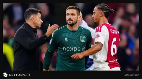 Dusan Tadić maç öncesi veya maç sırasında tribünlere bakarken