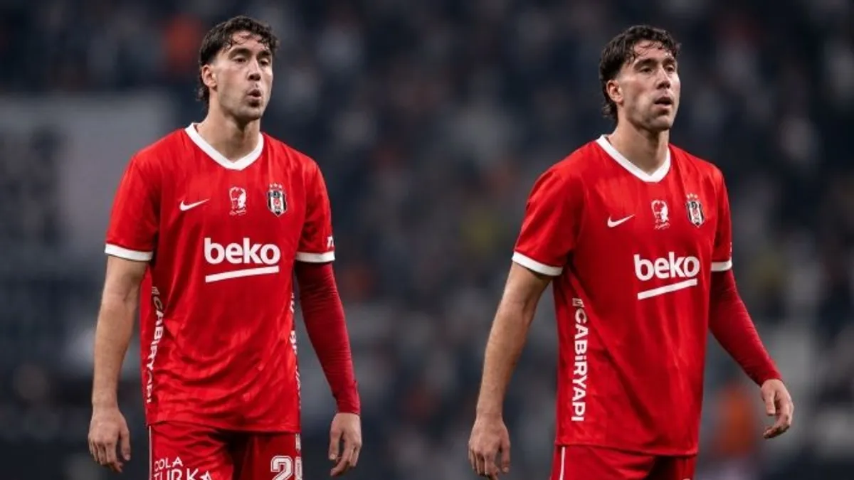 Antrenmanda Dusan Vlahovic ve Vincenzo Italiano konuşuyor