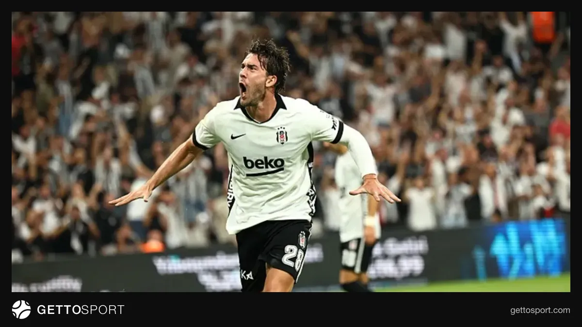 Beşiktaş formasıyla Dusan Vlahovic penaltı vuruşu sırasında