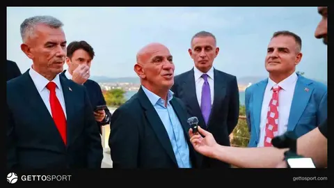 Ecmel Faik Sarıalioğlu açıklamalarda bulunurken