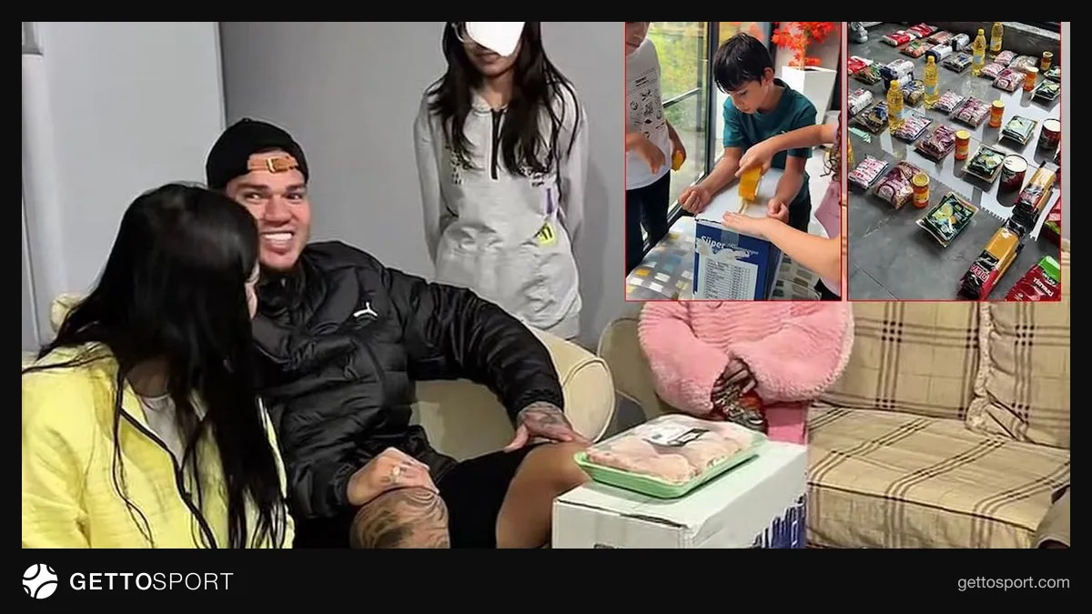 Ederson eşi ve çocuklarıyla yardım kolilerini teslim ederken