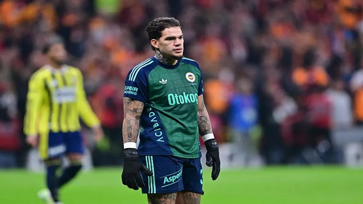 Ederson maç sonrası basın açıklaması yaparken