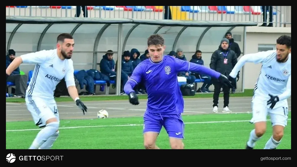 Edqar Adilxanov Şamaxı forması ilə öndən şəkil