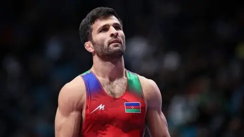 Eldəniz Əzizli qələbə anında, Astana dünya çempionatı podiumunda