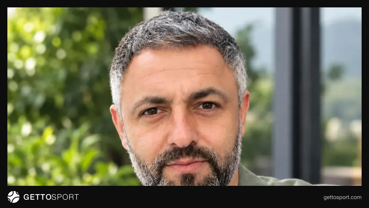 Elgün Hüseynov mətbuat konfransında danışarkən