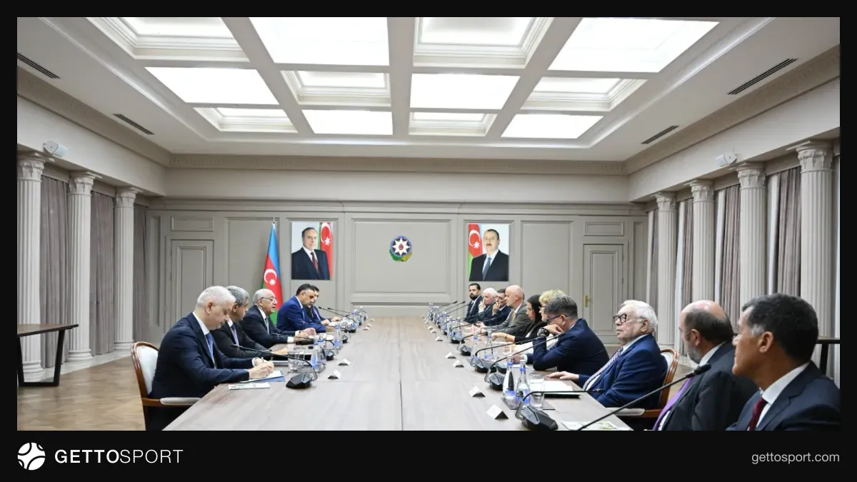 Əli Əsədov paralimpiya komitələrinin rəhbərləri ilə görüşür