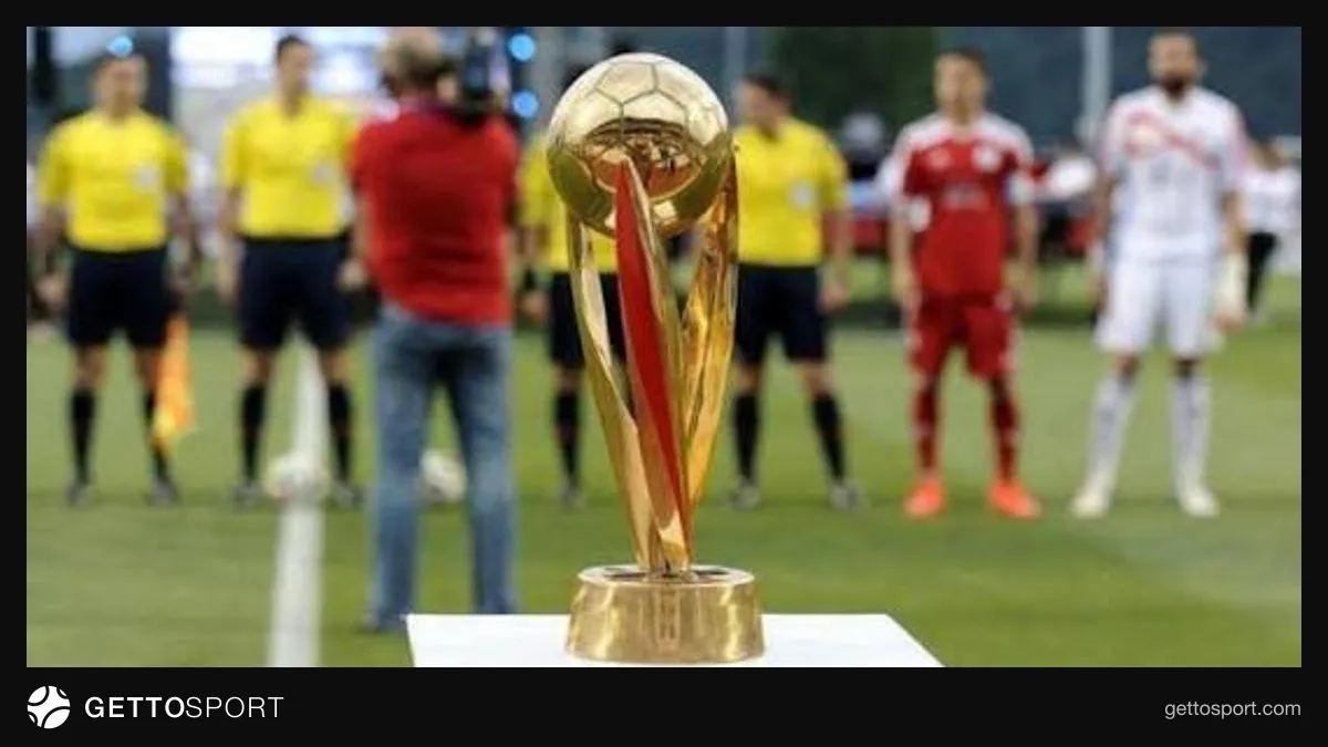 Futbol matçında meydançada sürətli epizod və qapıçı