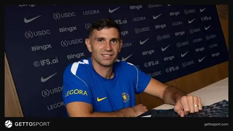 Emiliano Martines şüşə içində və ya xəstəxana şəraitində əməliyyatdan sonra