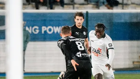 Emmanuel Addai Leuven formasında qol vurub sevinc anı