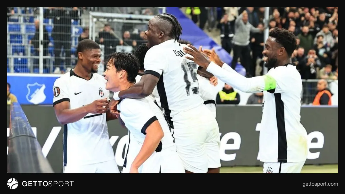 Emmanuel Agbadou maç sonrası mikrofonlara konuşurken